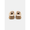 Zueco Tira Logo Chestnut UGG