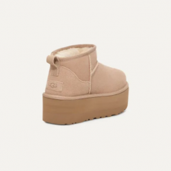 Bota Plataforma Classic Ultra Mini Sand UGG