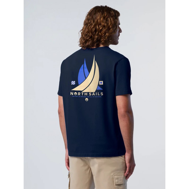 Look Náutico Hombre | Camiseta North Sails + Bermuda Beige con Banderas Look Náutico Hombre | Camiseta North Sails + Bermuda Beige con Banderas