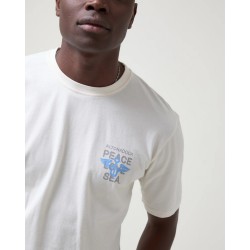 Camiseta Peace Arena de Altonadock | Estilo Aventurero y Algodón 100%