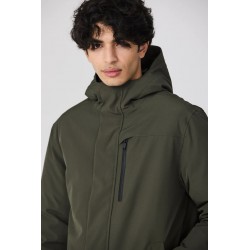Abrigo Yuki Softshell Impermeable Hombre – Diseño Urbano y Aislante Térmico
