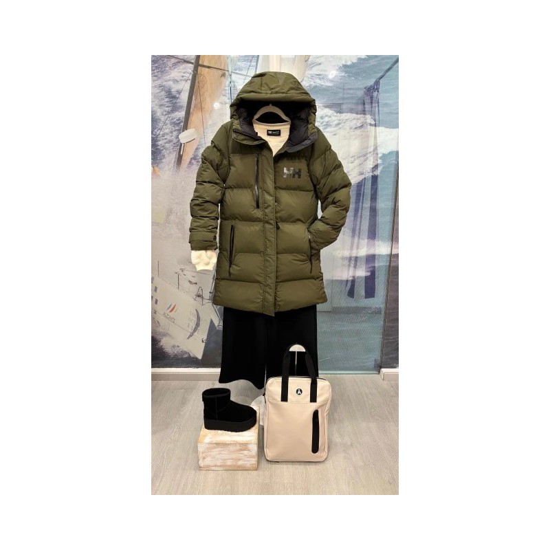 Parka Helly Hansen Adore Puffy verde mujer, abrigo puffer largo muy cálido, resistente al agua y al viento, ideal para invierno.