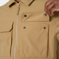 Chaqueta Helly Hansen hombre camel | Chaqueta ligera y moderna