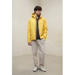 Chaqueta ECOALF amarilla hombre | Impermeable ligera y cortavientos