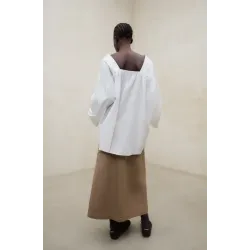 Blusa blanca Ecoalf mujer | Escote pico y caída fluida