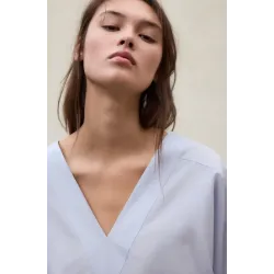 Blusa celeste Ecoalf | Ligera, fluida y equilibrada