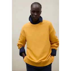 Sudadera mostaza Ecoalf mujer | Diseño con mensaje trasero