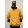 Sudadera mostaza Ecoalf mujer | Diseño con mensaje trasero