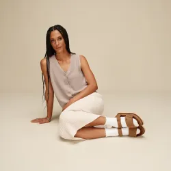 Sandalias UGG camel mujer en ante con velcro y suela resistente